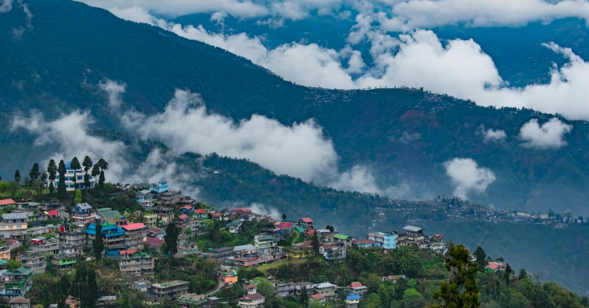 Most Visited Places in Darjeeling - Toliday Trip