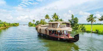 10 Must visit places in Kerala